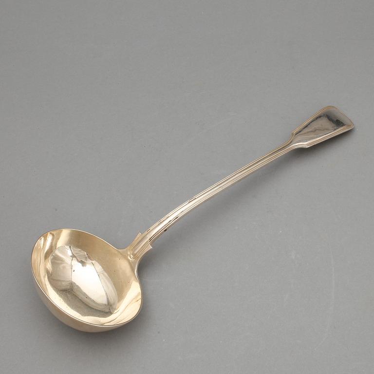 SOPPSLEV, silver, London, otydligt årtal, troligen 1860. Vikt ca 303 gram.