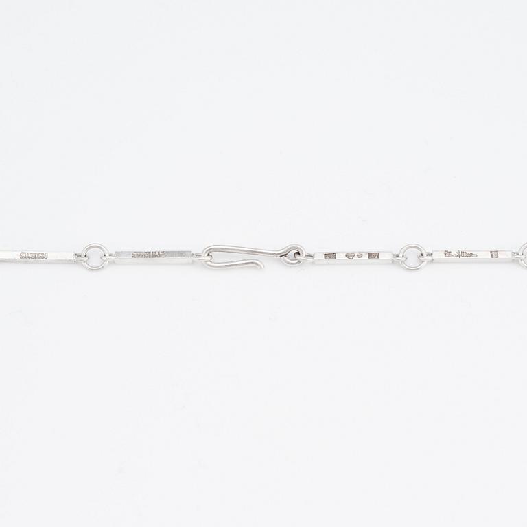 Wiwen Nilsson, hängsmycke, Lund 1965, sterling silver och bergkristall.