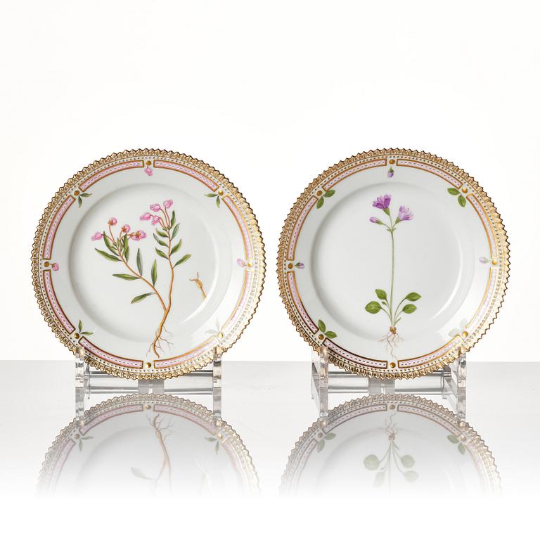 A set of 14 Royal Copenhagen 'Flora Danica' dishes, Denmark, 20th Century.