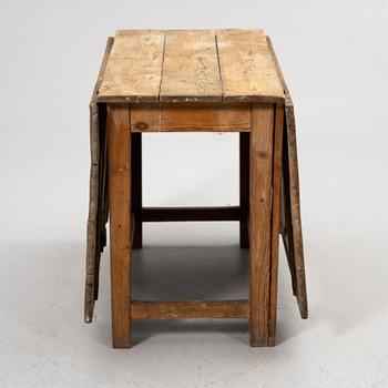 Drop-leaf table, 19th century.