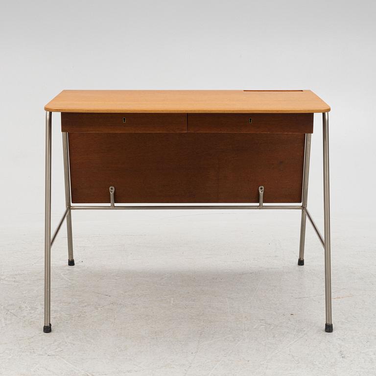 Arne Jacobsen, a  "tTeacher's" desk for the Munkegaard School, Fritz Hansen, 1950's.