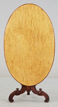 FÄLLBORD, delvis nyrenässans, 1800-talets slut.