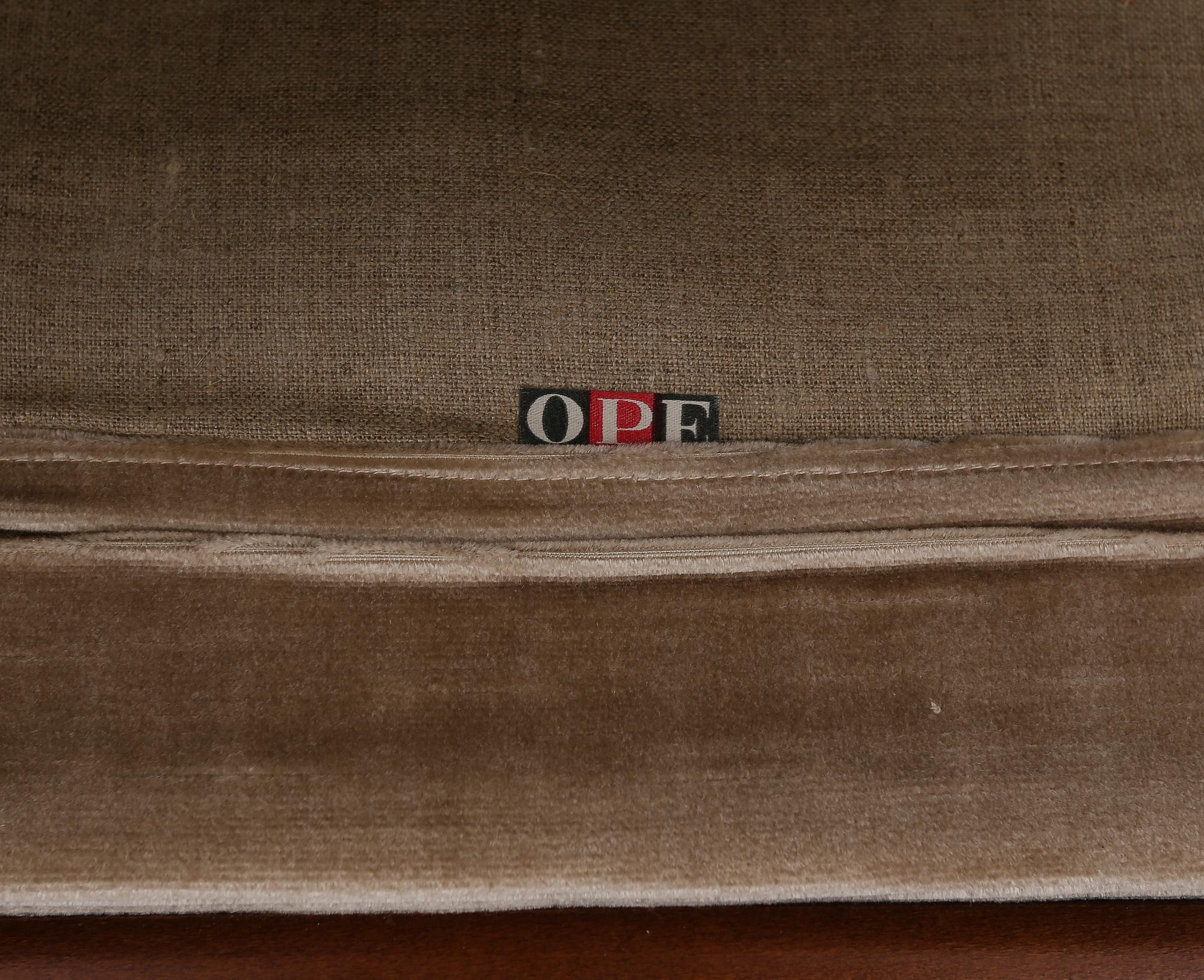 FÅTÖLJER, 1 par, "Skrindan", Kerstin Hörlin-Holmquist, OPE, 1900-talets andra hälft.