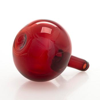 Oiva Toikka, a glass sculpture, "Apple" signed O. Toikka Iittala.
