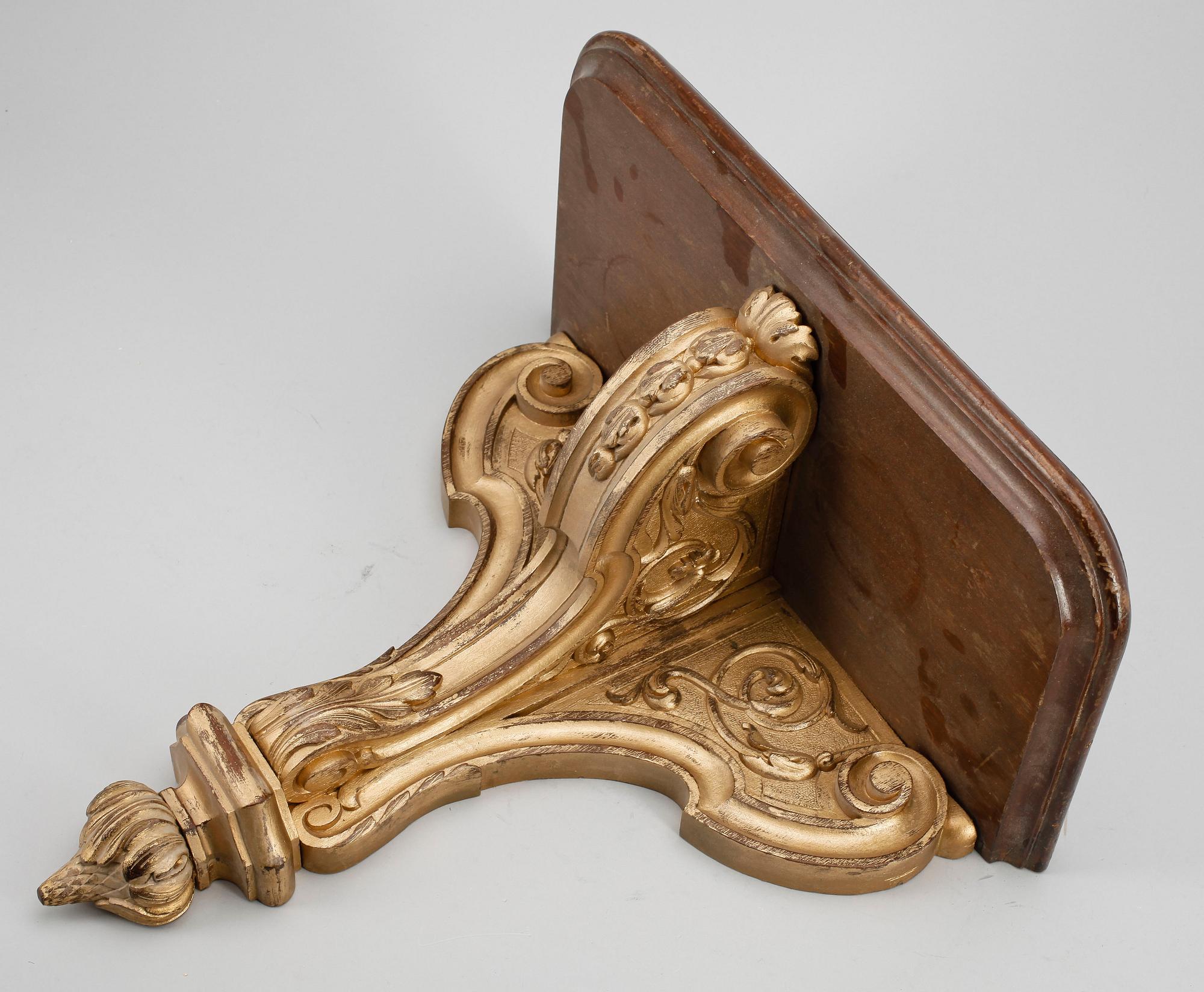 KONSOLHYLLA, Nyrenässans, 1800-talets slut.