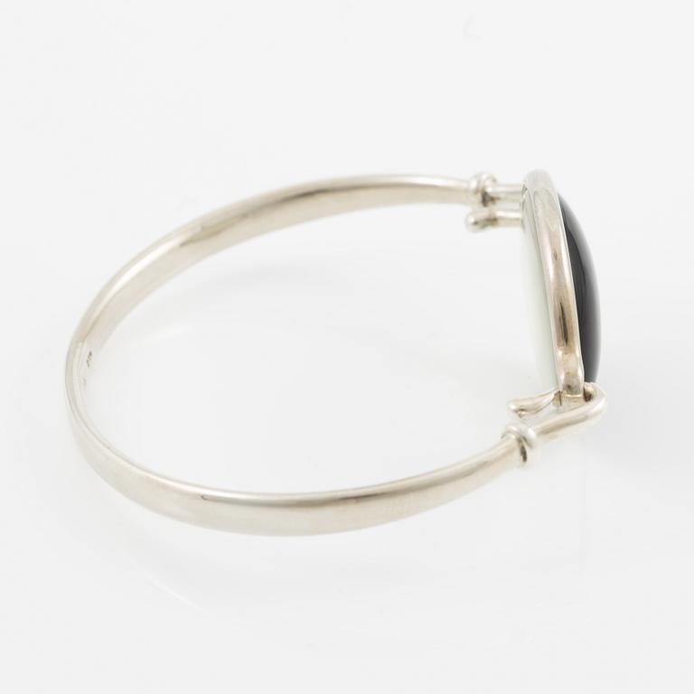 Vivianna Torun Bülow-Hübe, armband sterlingsilver med pärlemor, Jakarta, Indonesien.