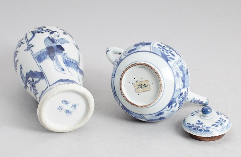 VAS samt TEKANNA, porslin, Kina, sannolikt 1800-tal.