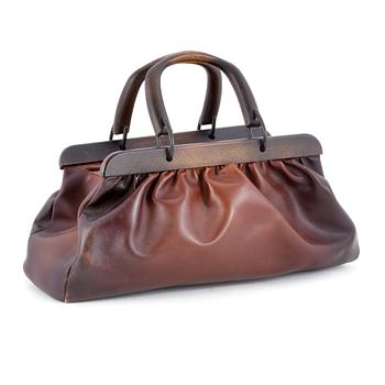 411. GUCCI, a brown leather doctors bag.