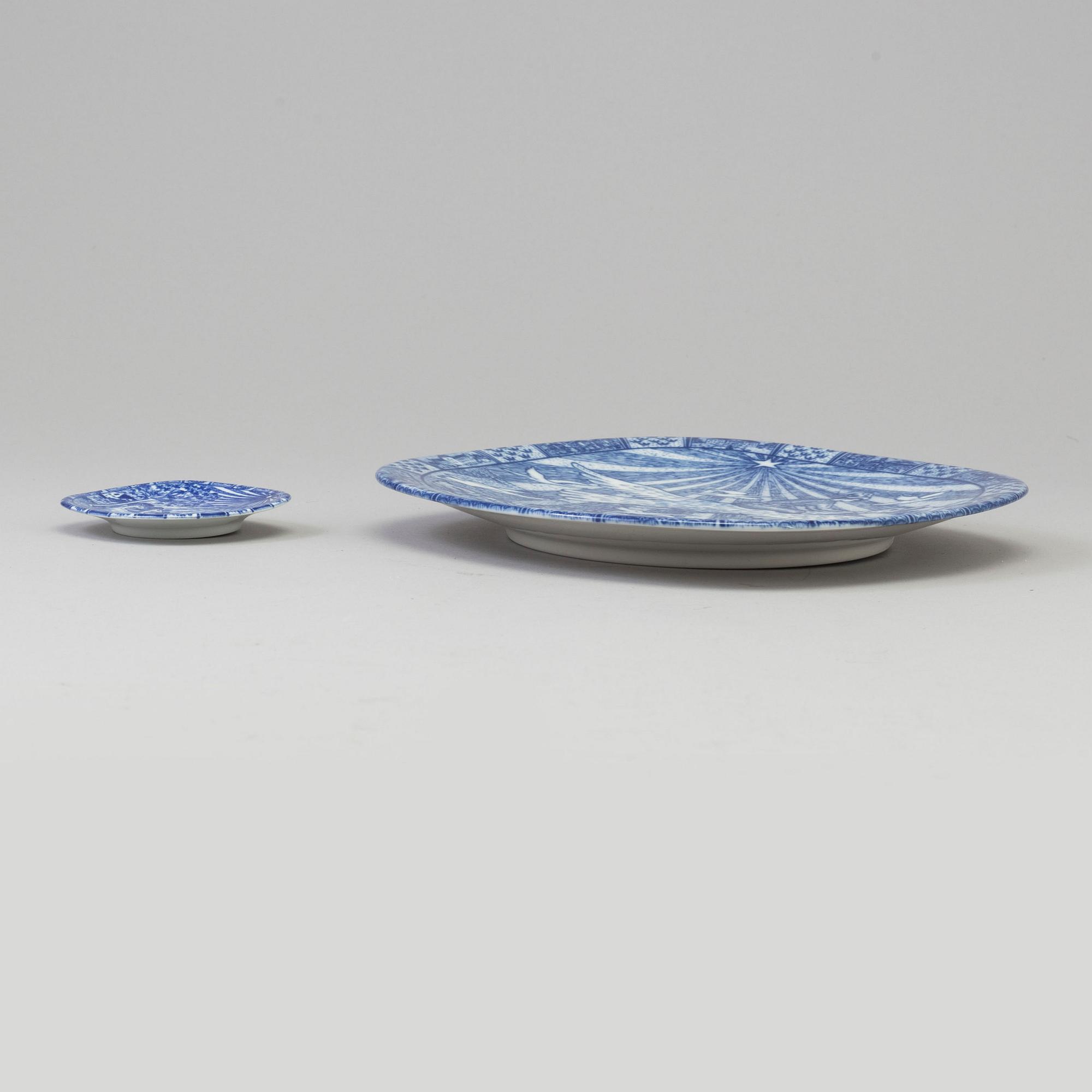 JULTALLRIKAR 30+1+13 st, porslin, Rörstrand, 1970-1999.