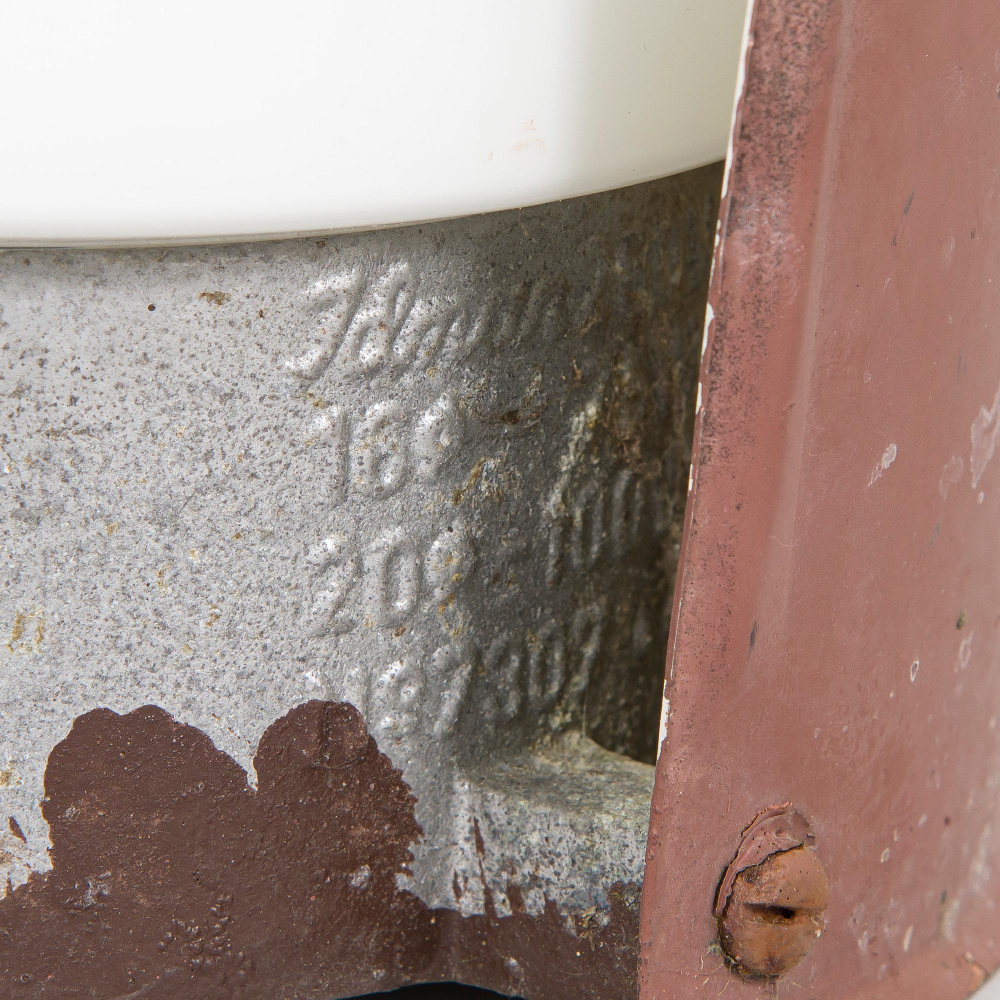 Paavo Tynell, seinävalaisin / ulkovalaisin, malli 7307, Idman. 1900-luvun puoliväli.