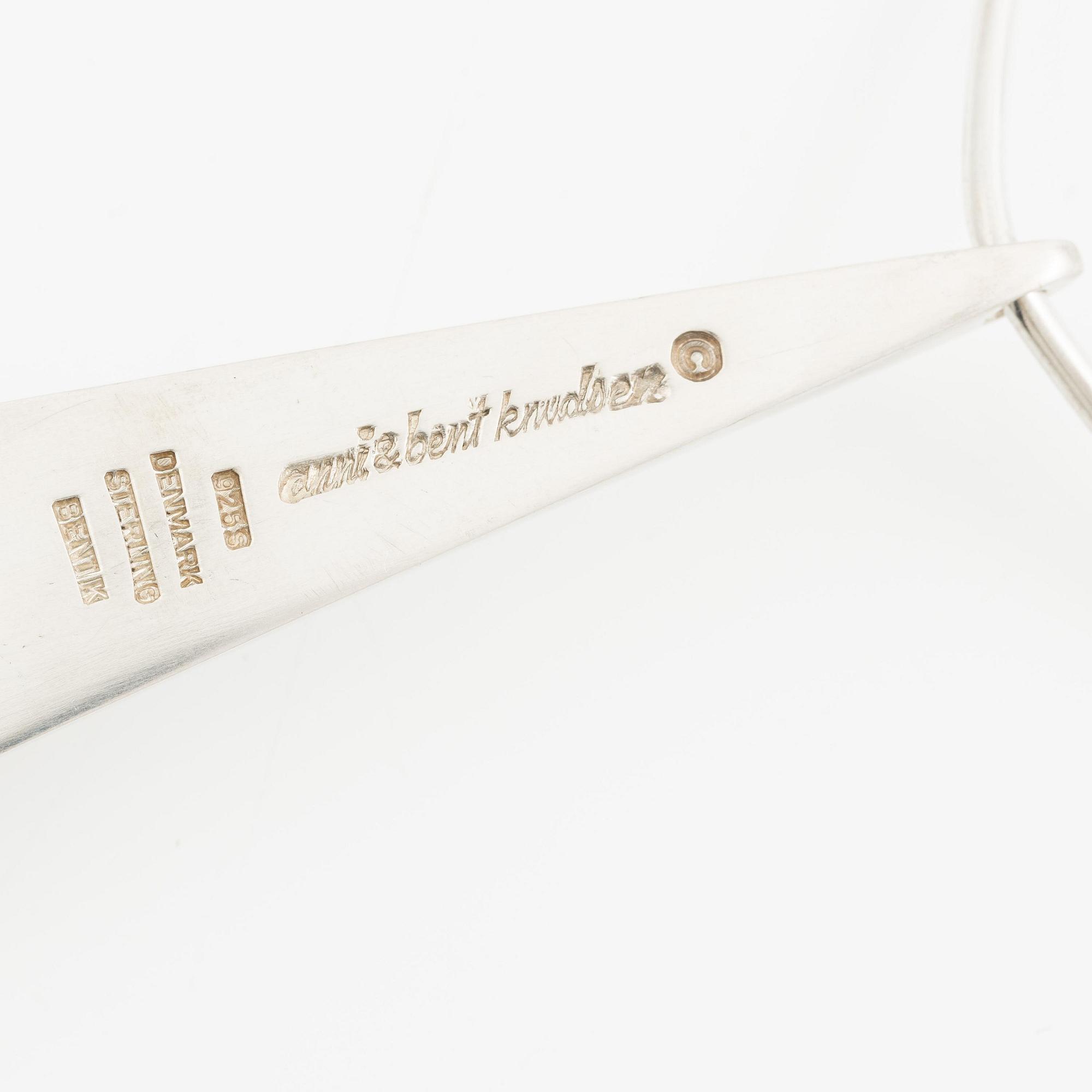Anni & Bent Knudsen, collier, silver med cabochonslipade ametister, Danmark ca 1960-tal.