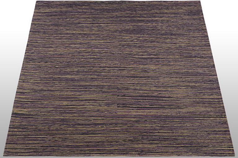 An oriental flat weave carpet, c. 224 x 161 cm.