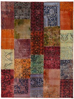 A CARPET, Patchwork, ca 294 x 218,5-219,5 cm.