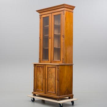 BOKSKÅP, nyrenässans, 1800-talets slut.