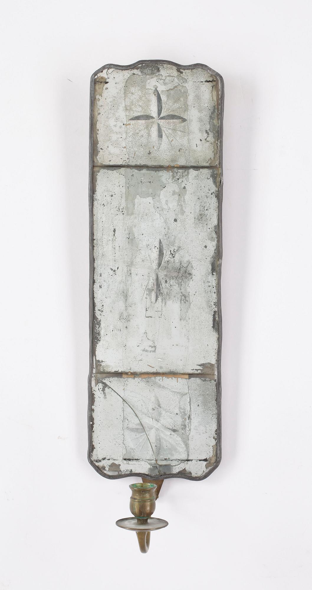 SPEGELLAMPETT, Gustaviansk, 1700-tal.