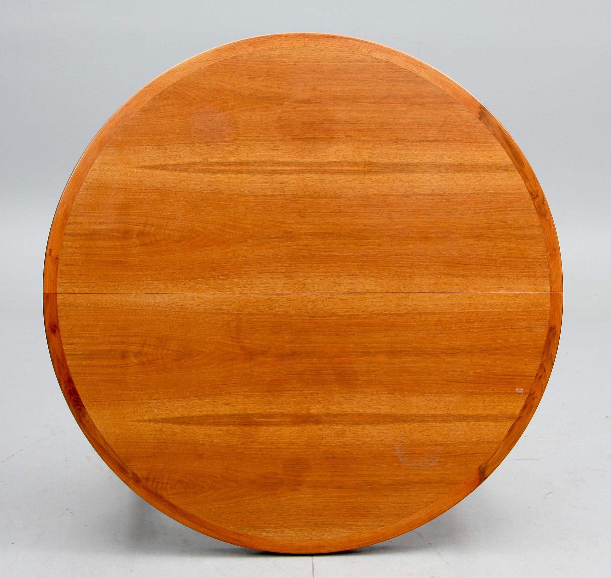 MATSALSBORD MED STOLAR, 1+5+3+2. Bertil Fridhagen, Bodafors Möbelfabrik, 1961.