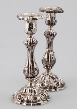 LJUSSTAKAR, ett par, silver, nyrokoko, Göteborg. 1861.