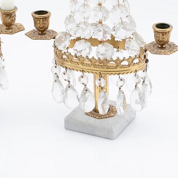 Table lustre, a pair from the 20th century.