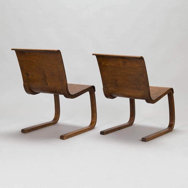 Alvar Aalto, Two 1930's '22' chairs for  O.Y. Huonekalu-ja Rakennustyötehdas A.B.