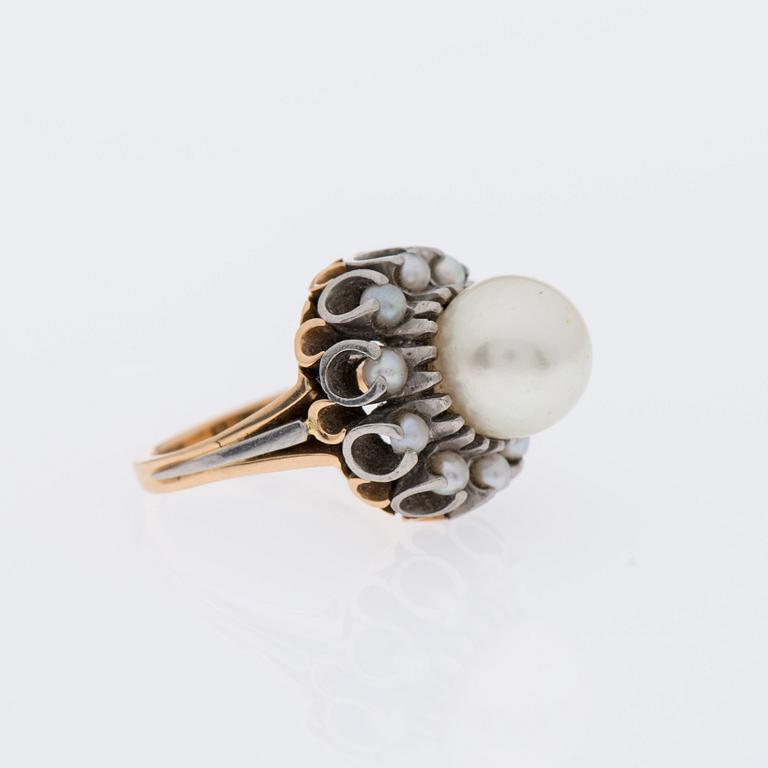 RING, odlad pärla, 14K guld. Finska kontrollstämplar.