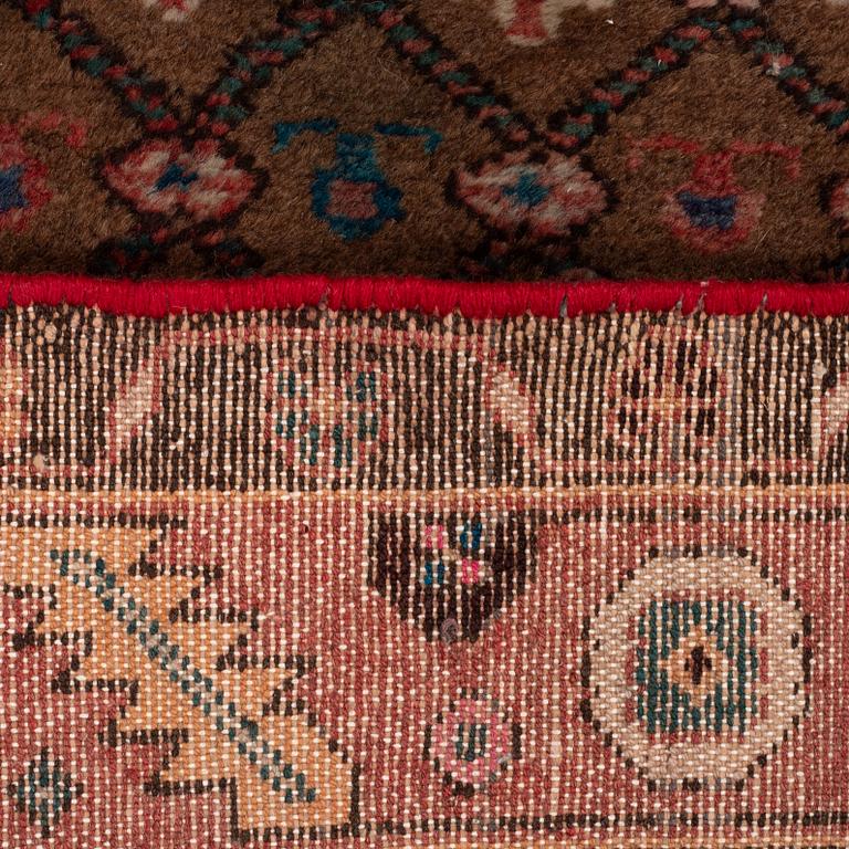 Matta, Hamadan, ca 270 x 130 cm.