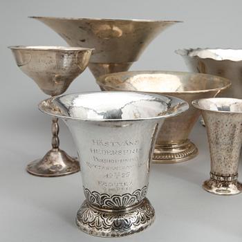 PARTI SKÅLAR OCH BÄGARE, 13 delar, silver, bland annat CG Hallberg, Stockholm, 1933. Vikt ca 1737g.