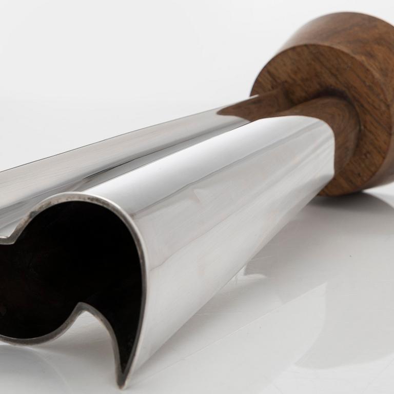 Tapio Wirkkala, two silver and teak 'Flame' vases, Kultakeskus, Hämeenlinna 1962 and 1964.