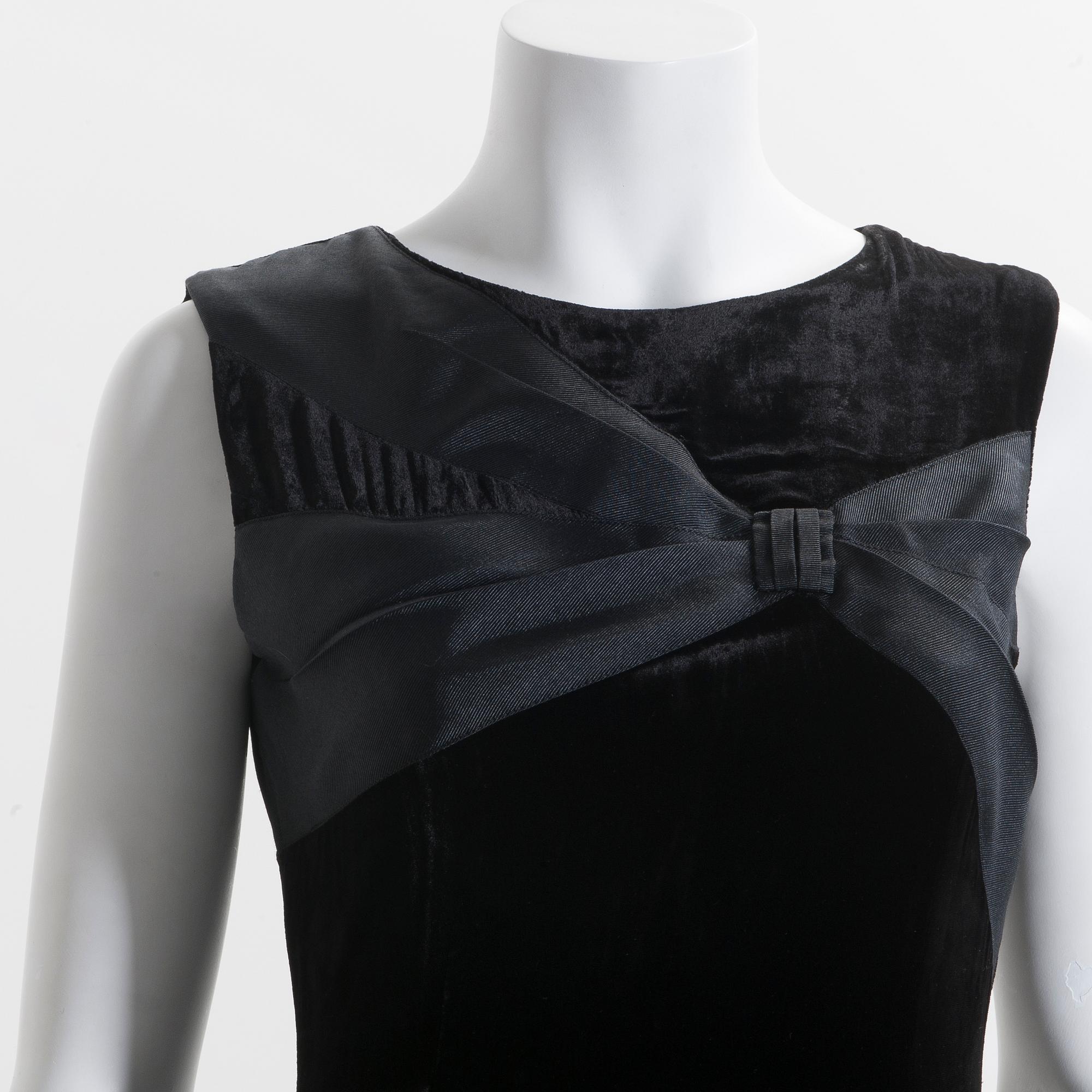 KLÄNNING, Red Valentino. Storlek 40.