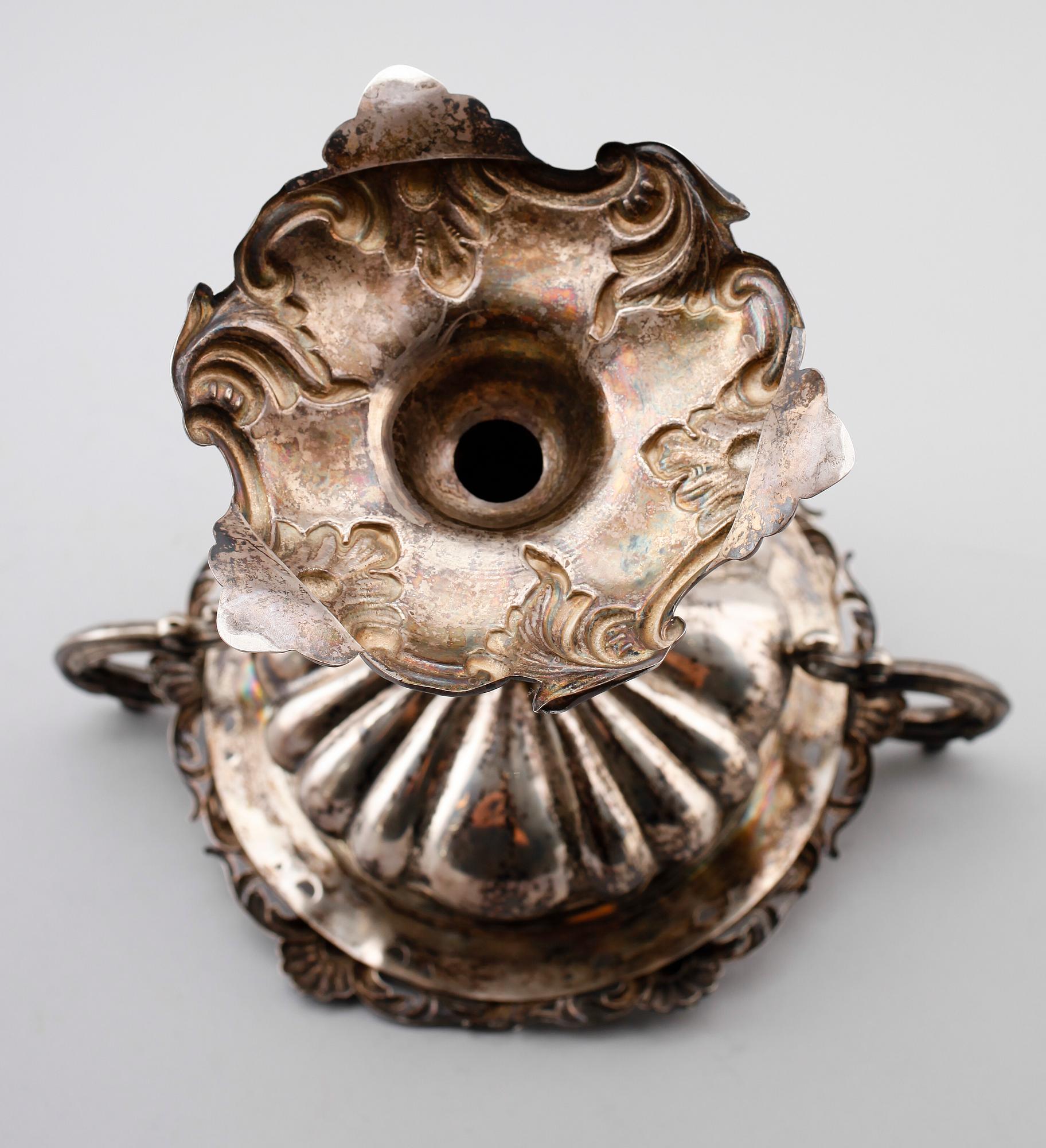 STRÖSOCKERSKÅL, silver, Gustaf Möllenborg, Stockholm 1856. Vikt ca 723 gram.