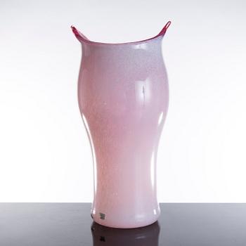 A Ulrica Hydman-Vallien glass vase, "Open Minds", Kosta Boda.