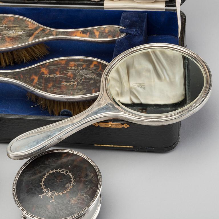 A set of five pcs silver and tortoise-shell vanity set Birmingham 1920's.