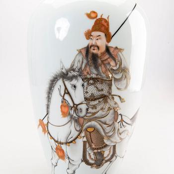 A Chinese porcelain vase  1960/70s.