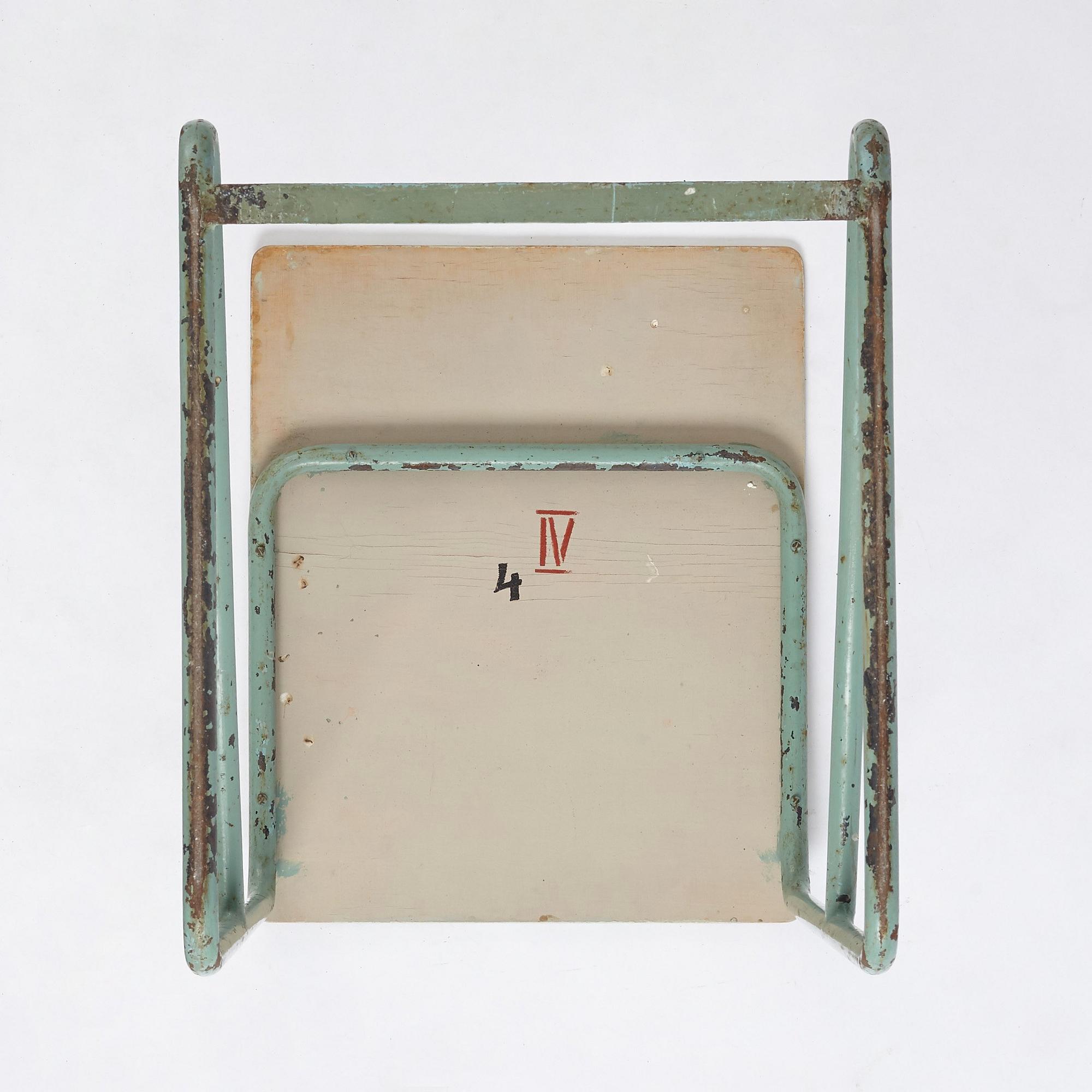 Alvar Aalto, a green lacquered side table, Aug. Louhen Rautasänkytehdas ja Valimo Oy, Åbo ca 1932, for Paimio, Finland.