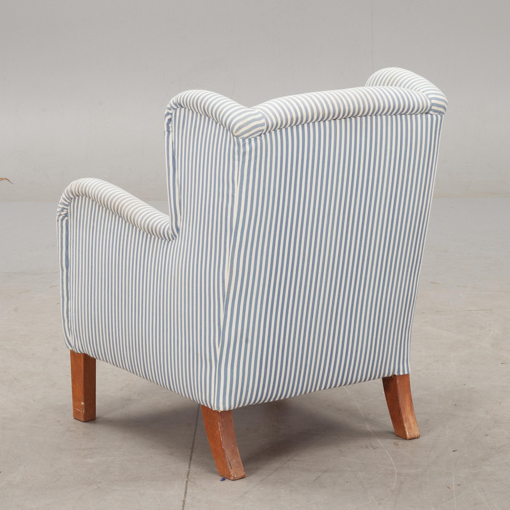 BARNFÅTÖLJ, 1900-tal.