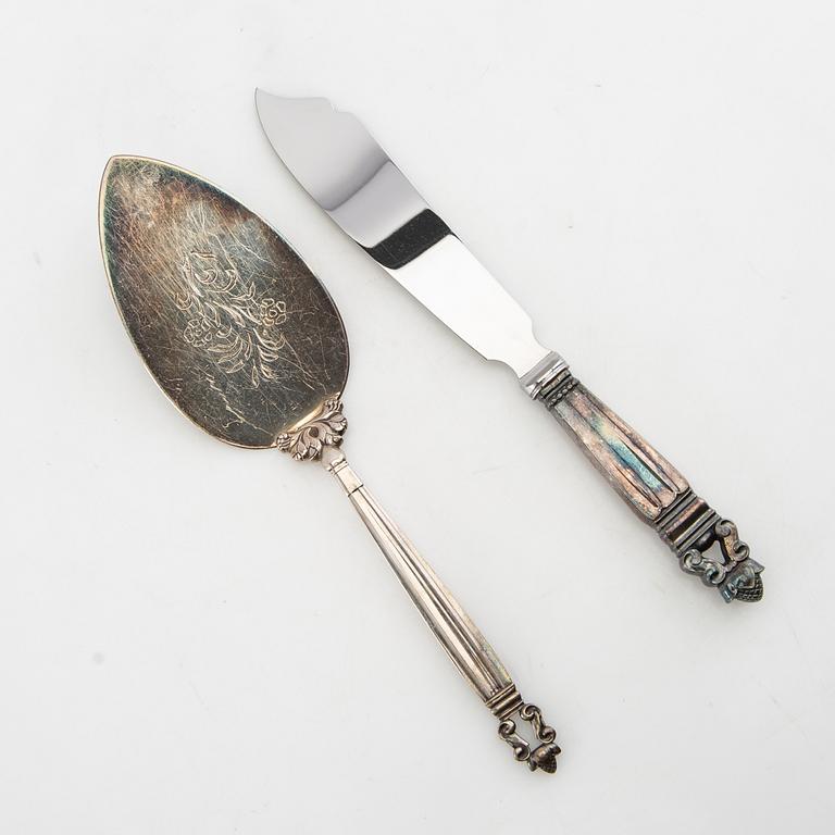 Johan Rohde, serving utensils 2 dlr "Konge/Achorn" sterling silver for Georg Jensen after 1945.