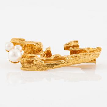 Björn Weckström, a brooch, "Bow of Argo'", 18K gold with pearls, Lapponia.