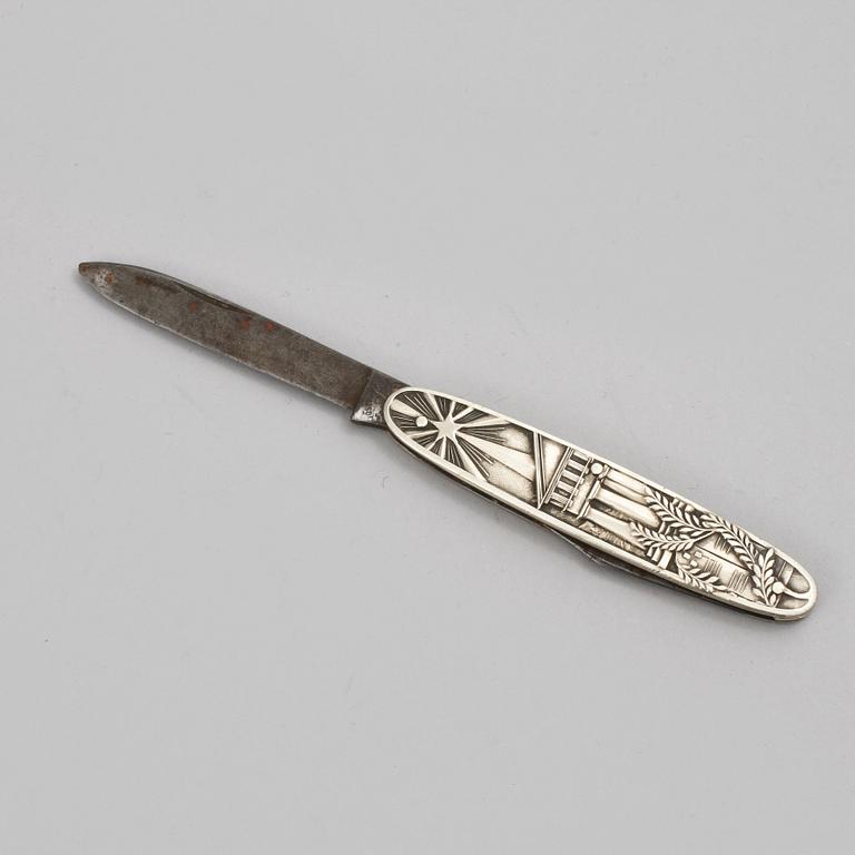 FÄLLKNIV, 1900-talets första hälft.