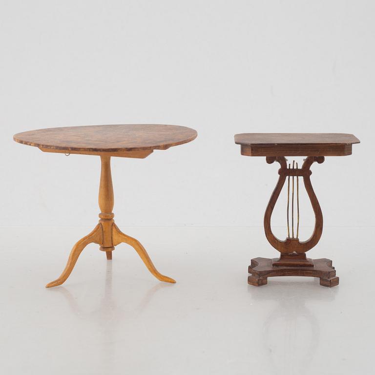 Dockskåpsmöbler, 8 delar samt accessoarer, Berit Bergström, Nolbyn, Värmländskt Hantverk, 1940-/50-tal.