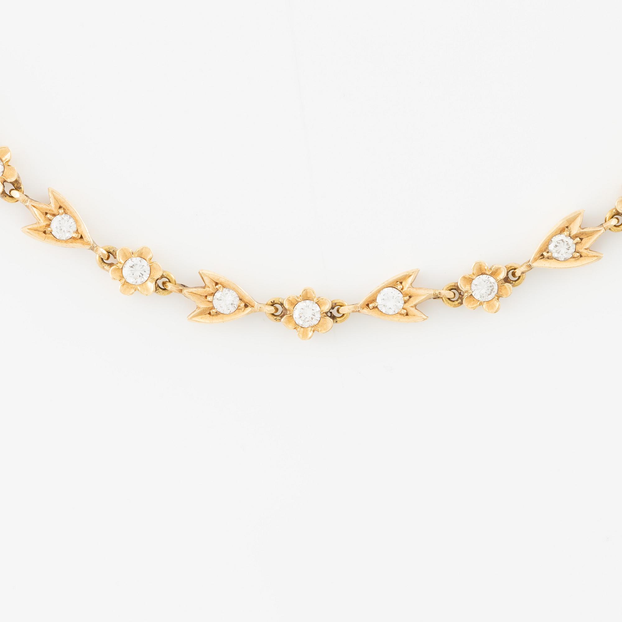 A necklace in 18K gold round brilliant-cut diamonds.