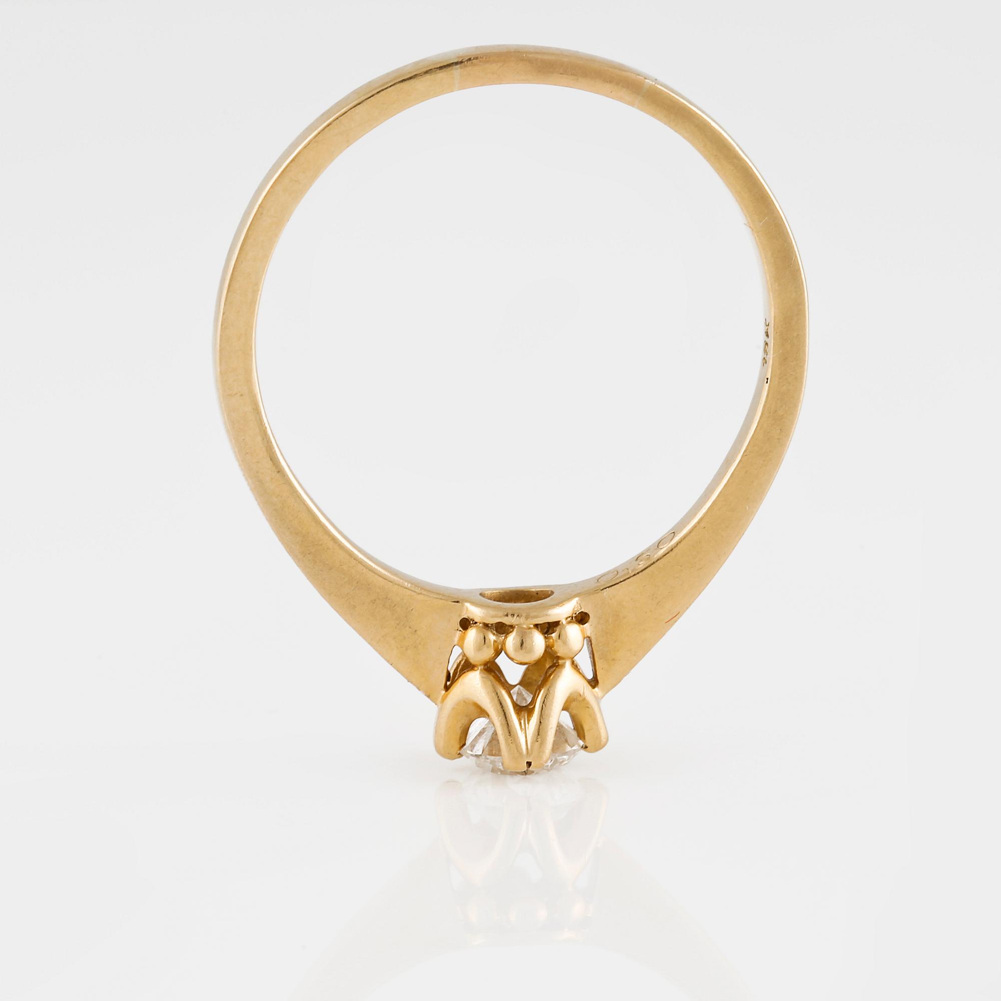 RING, 18K guld med briljantsliapd diamant ca 0.5 ct ct, Iduna, Varberg. Vikt 4,4 gram.