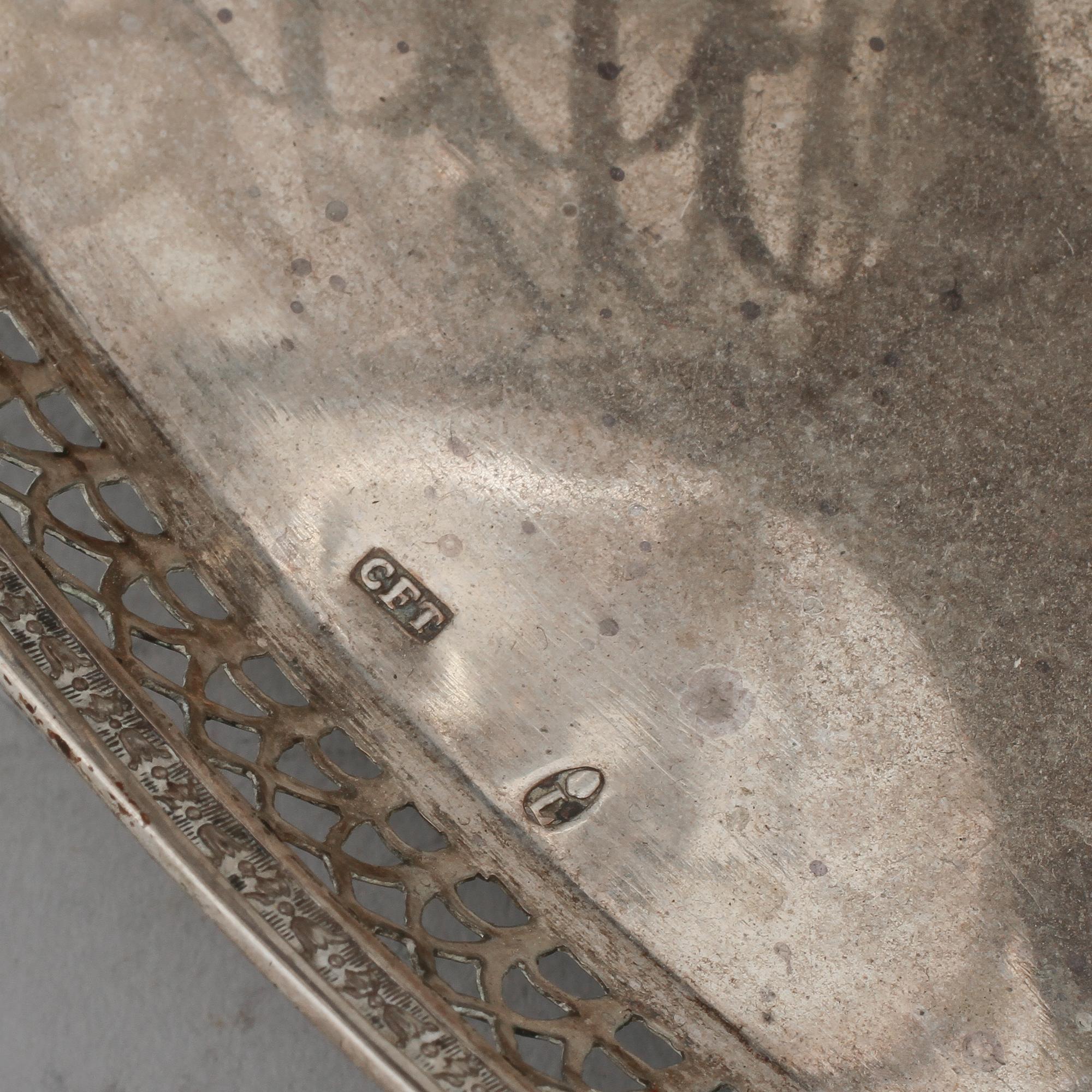 BORDSSURTOUT, silver, omkring 1900. Total vikt 800 g.