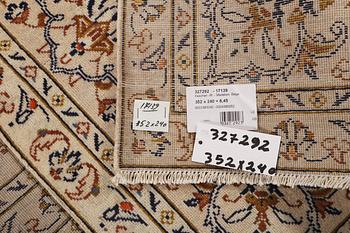 Matta, Keshan, ca 352 x 240 cm.