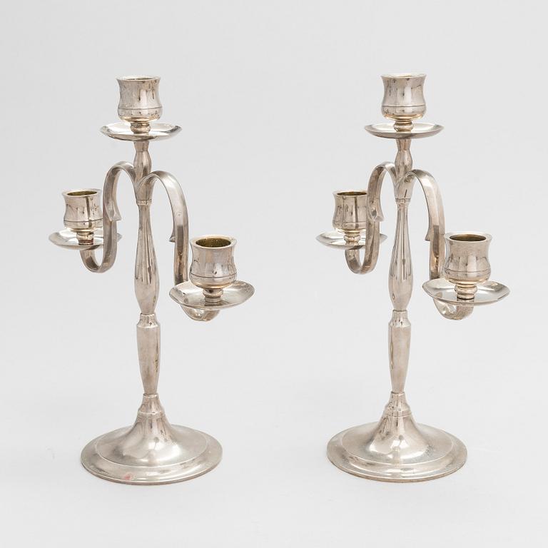 Paavo Tynell,  kynttellikköpari, malli 8005, Taito, 1920/30-luku.