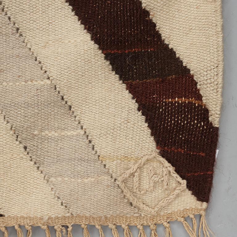 Ingrid Hellman-Knafve, A drape, tapestry weave, ca 199-201 x 172,5-175,5 cm, signed I.H in a rhomb, Sweden around 1950.