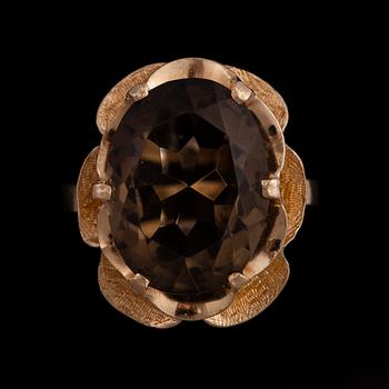 RING, 14K guld, rökkvarts. "Romany", eventuellt USA. Vikt ca 6,7 g.