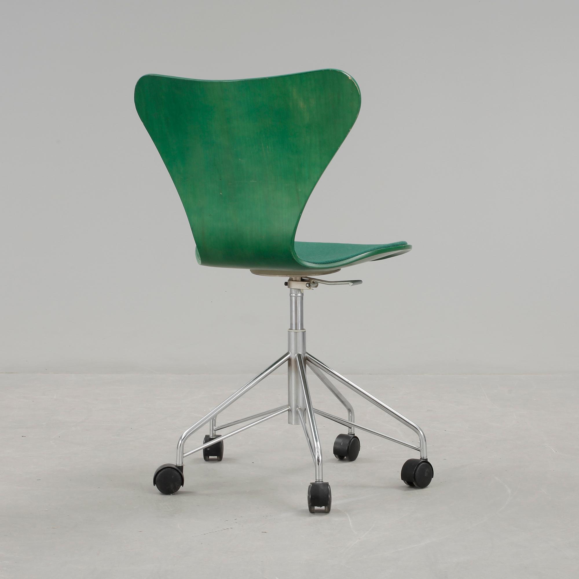 SKRIVBORDSSTOL, "Sjuan", Arne Jacobsen för Fritz Hansen.
