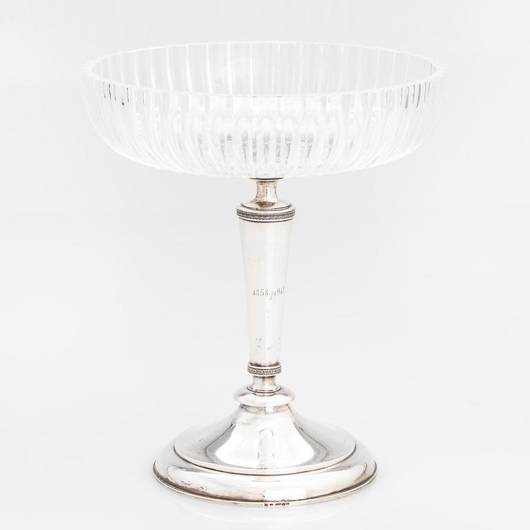 A footed silver and glass bowl, maker's mark of Johan Viktor Aarne, Vyborg 1917.