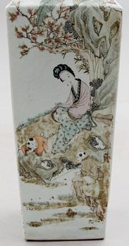 VAS, porslin, Kina, 1800-/1900-tal.