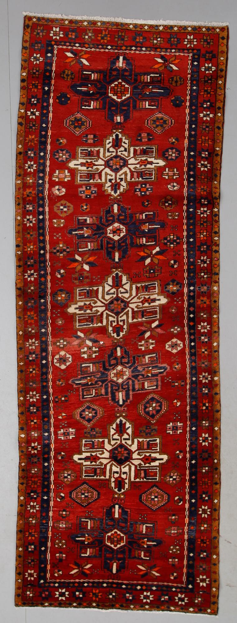 MATTA, Hamadan, ca 323 x 112 cm.