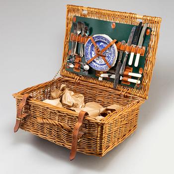 MULBERRY, a Mulberry Picnicbasket with tableware.